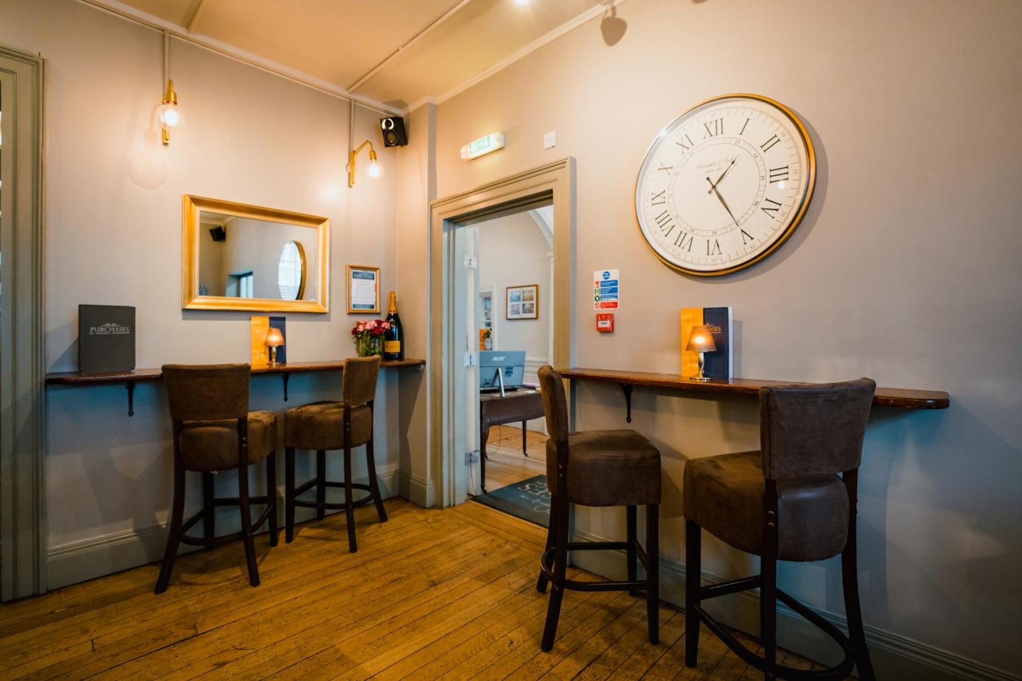 Purchases Restaurant & Accommodation Chichester Exterior foto